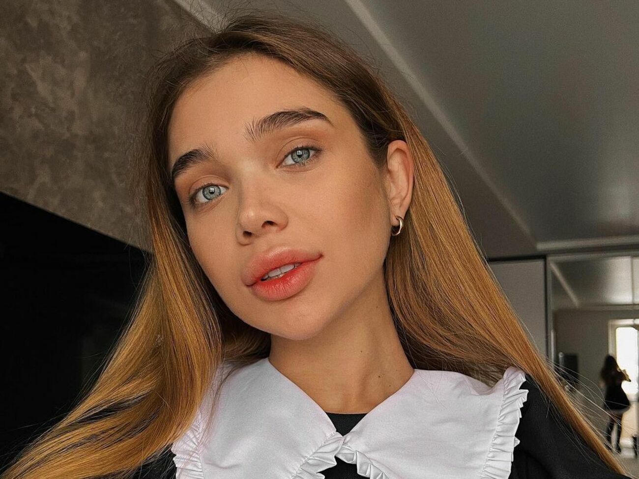 Саша Бо показала "джинсы Снегурочки"