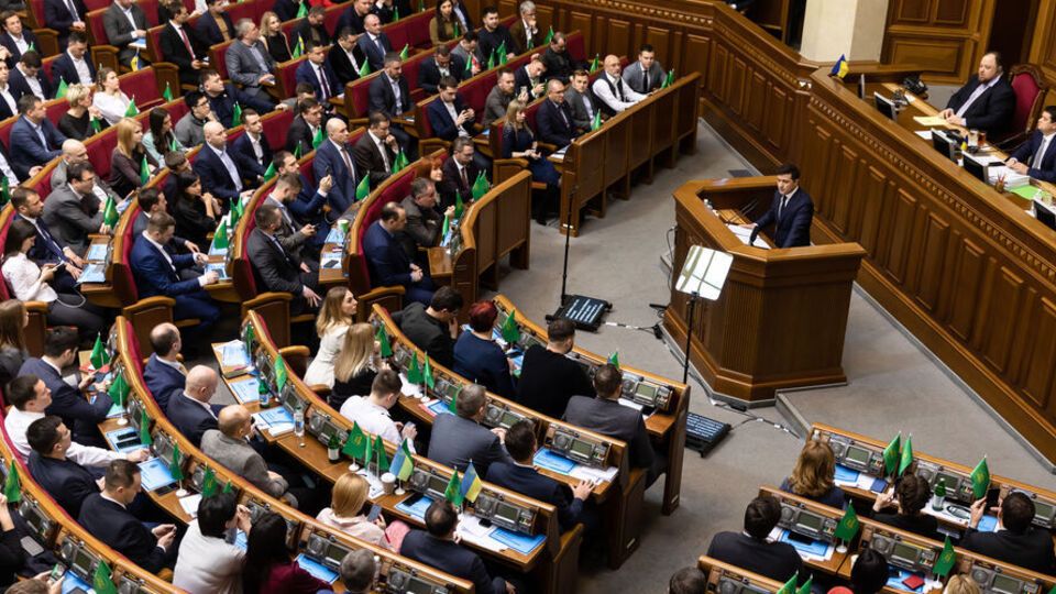Найчастіше позбавляли виплат через прогули депутатів від ОПЗЖ