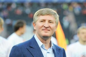 Управление государством доверила бы финансово-промышленной группе Ахметова половина из тех, кто поддержал бы идею передать власть от политиков ФПГ