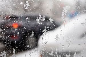 У Києві прогнозують мокрий сніг, на дорогах буде слизько