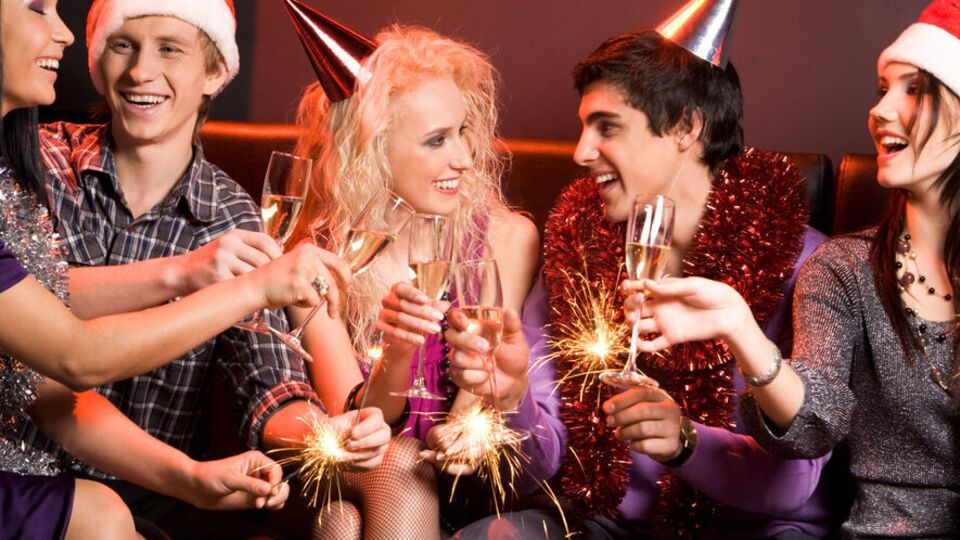 1 января можно встретиться с друзьями у кого-то дома или в ресторане