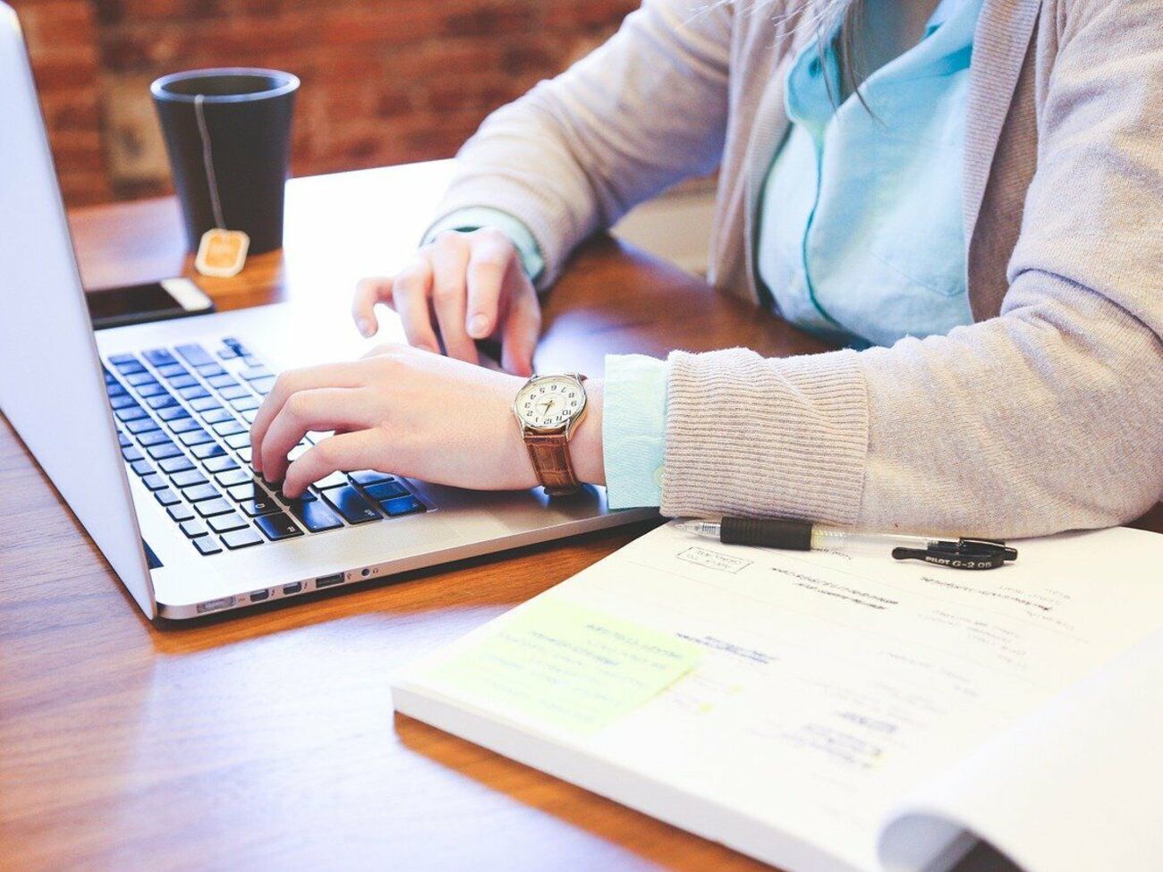 В рамках национального проекта "Ноутбук каждому учителю" для педагогов купили более 61 тыс. компьютеров