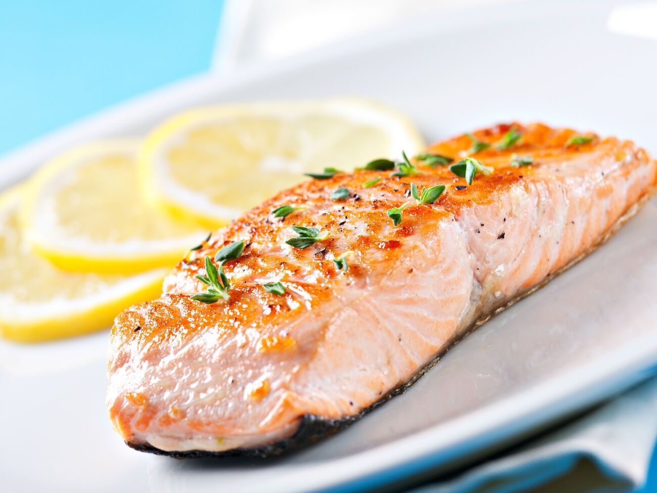 Клопотенко: Взяли лосося, запекли, збили жовтки з ігристим вином, змастили лосося, ще трохи підпекли