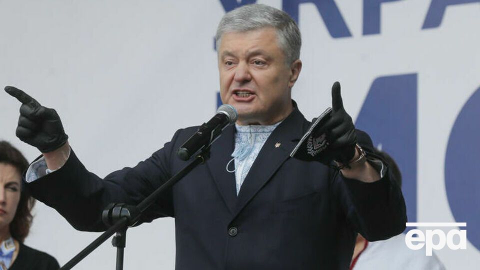 20 грудня Порошенка повідомили про підозру в держзраді та сприянні діяльності терористичних організацій