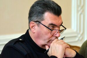 Против Украины идет "большая информационная кампания", отметил Данилов