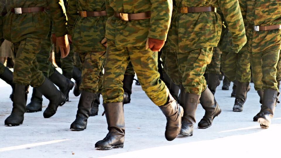 Розслідувачі зазначають, що біля кордону з Україною з’являються нові табори російських військ