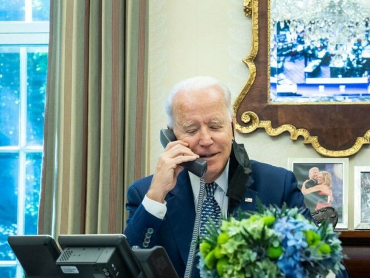 Байден (на фото) під час розмови з Путіним закликав Росію знизити напруженість у відносинах з Україною