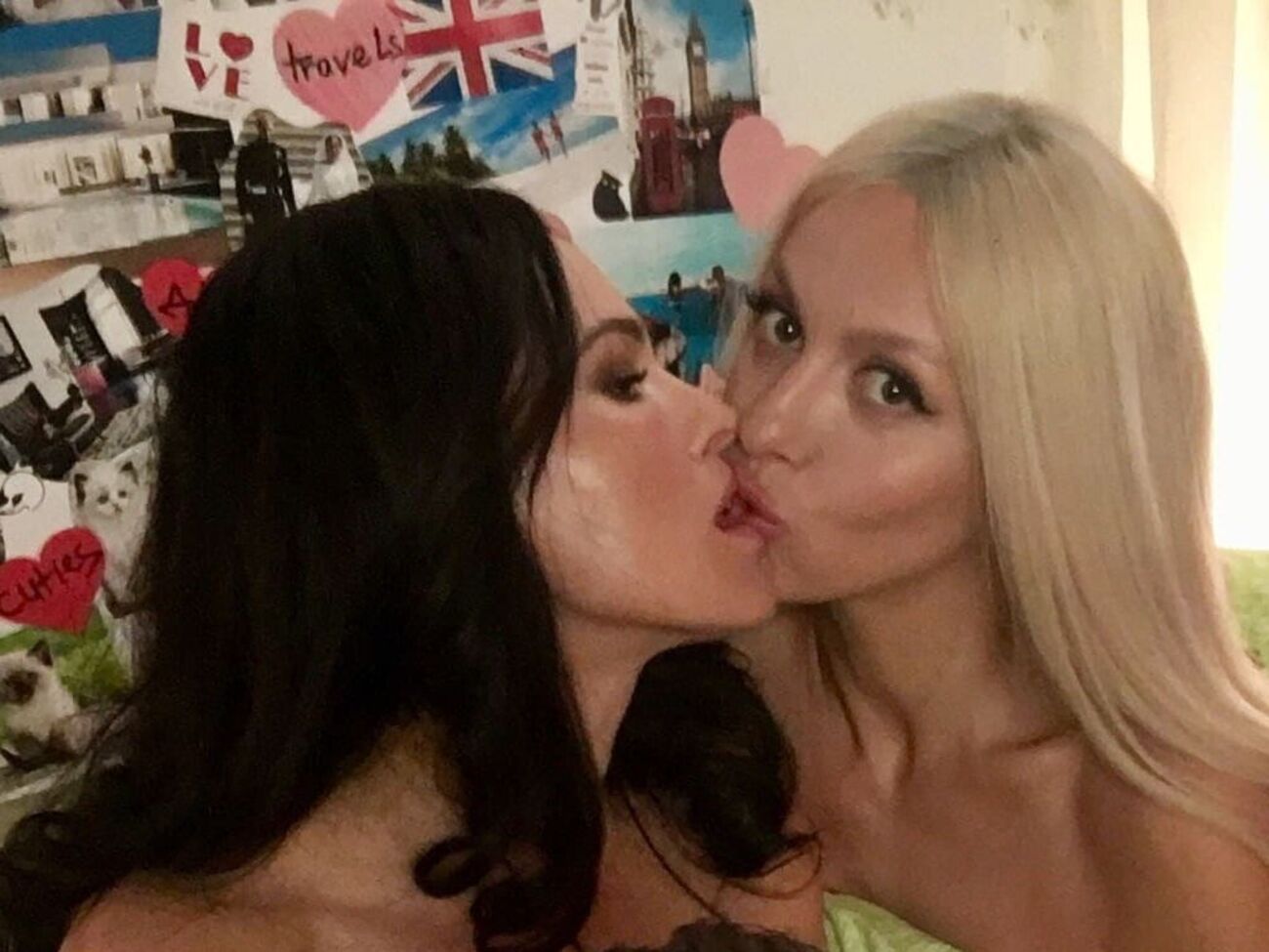 Полякова (праворуч) &ndash; Астаф'єва (ліворуч): Дашо, ходи голою