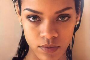 Рианна снялась в неглиже