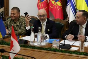 Резніков поспілкувався з канадськими військовими чиновниками
