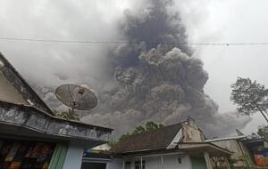 Повідомлень про постраждалих від виверження поки що не надходило