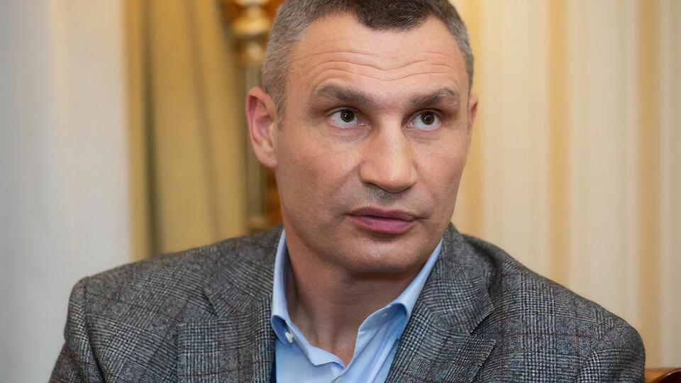 Кличко посоветовал киевлянам во время снегопада пользоваться общественным транспортом