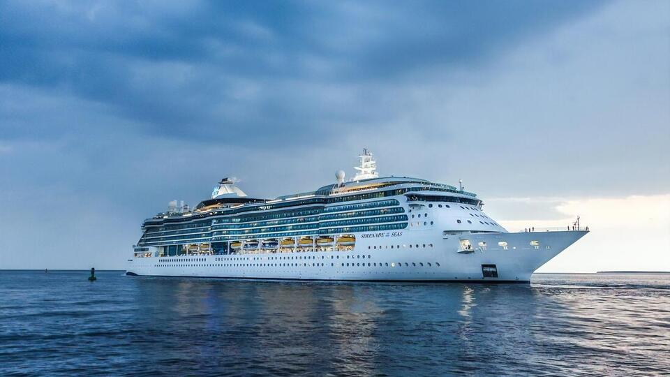 У 10 осіб на судні тести на коронавірус дали позитивний результат