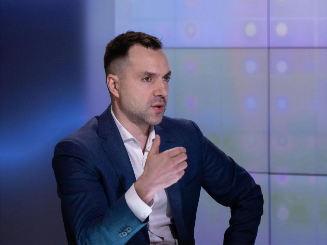 Арестович нагадав, що НАТО "разів у 50" сильніший за Росію