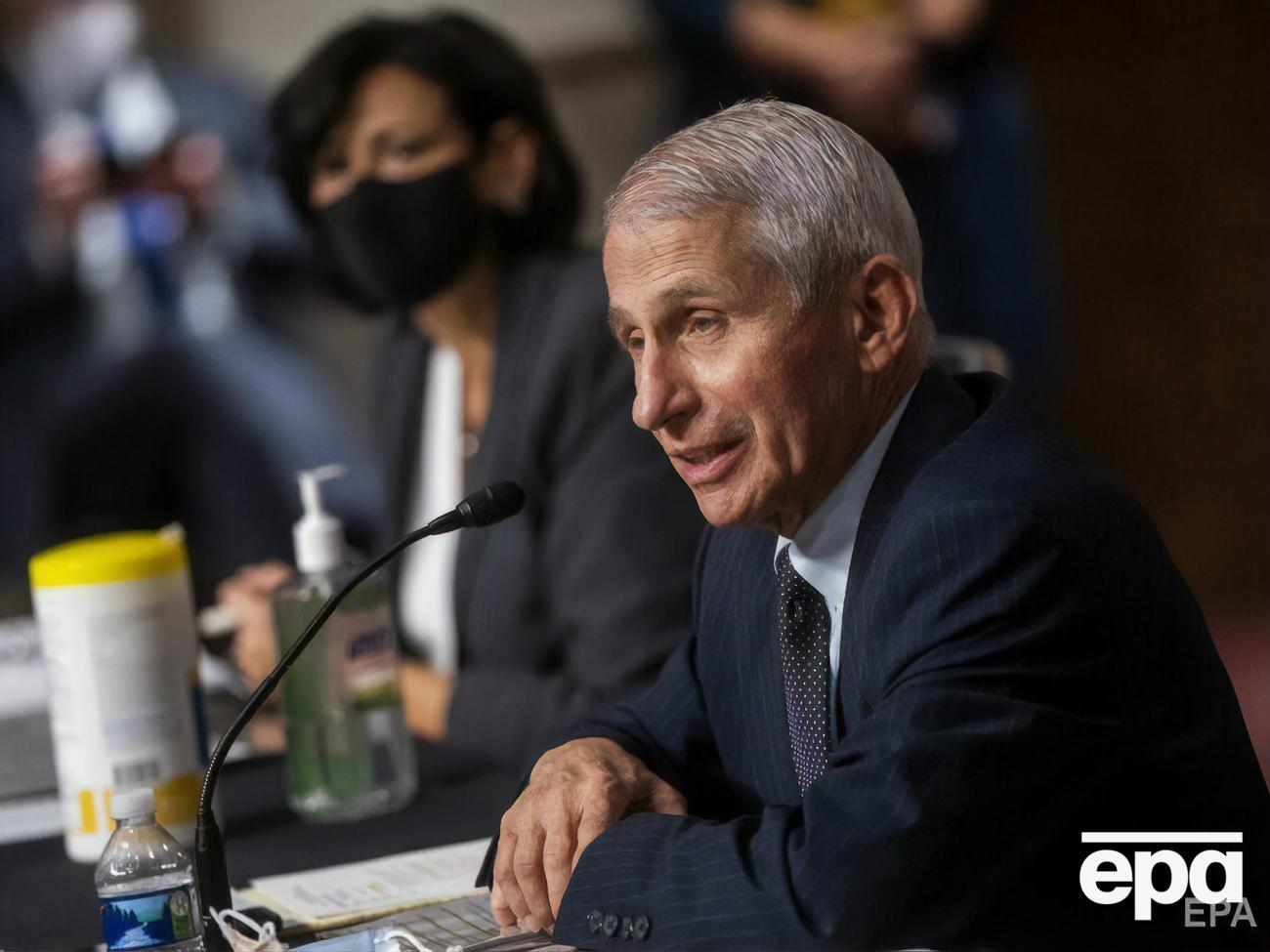 Фаучи отмечает, что нужно больше информации, прежде чем делать выводы о серьезности "Омикрона"