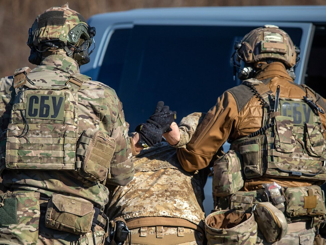 Во время обысков у боевика изъяли "военный билет "ДНР"