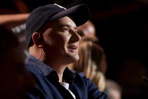 Данилко обрел широкую известность в 1990-х годах после того, как начал выступать в образе проводницы Верки Сердючки