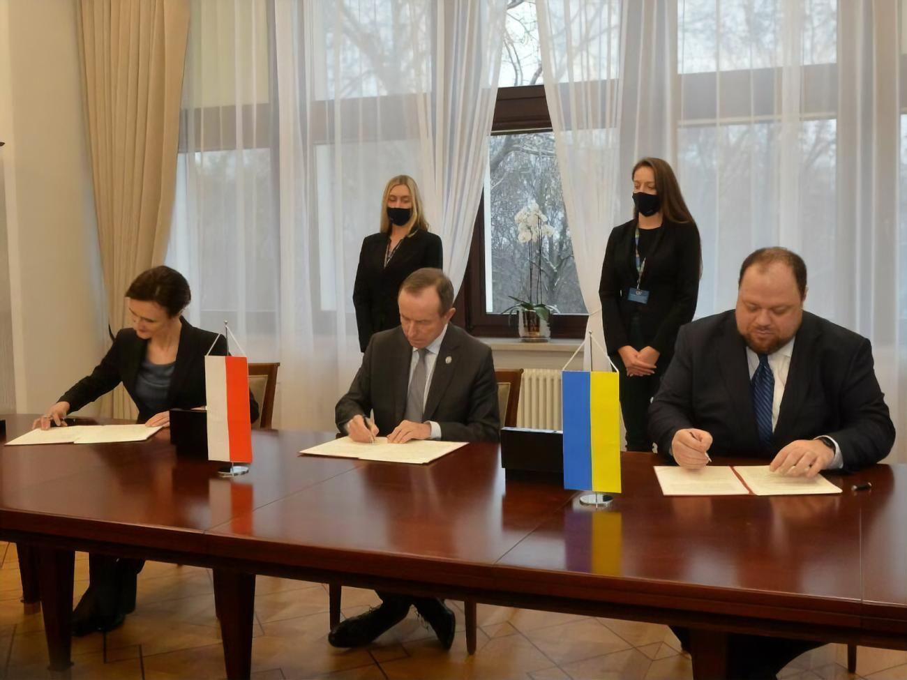 Чмилите-Нильсен,&nbsp;Гродзкий и Стефанчук подписали&nbsp;итоговый документ XI Межпарламентской ассамблеи