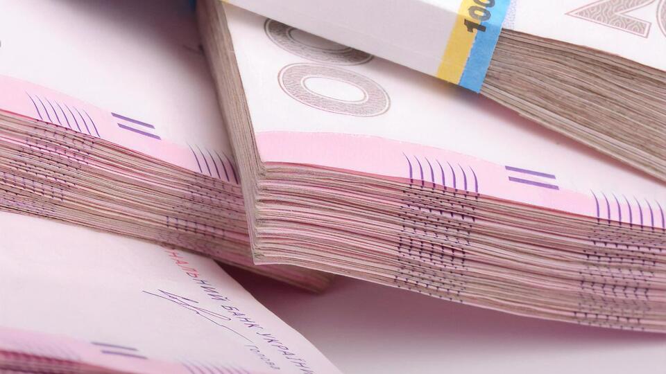 Курс гривні щодо долара знизився на вісім копійок – із 27,30 грн/$ до 27,38 грн/$