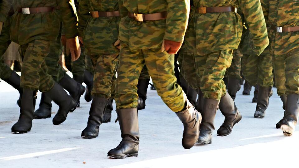 З жовтня Росія стягує війська до кордону з Україною
