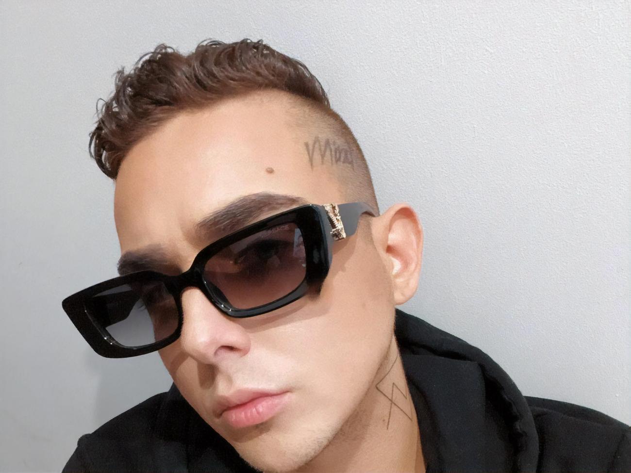 Melovin:&nbsp;Я же не из тех, кто тебе скажет: "Музыка вне политики"