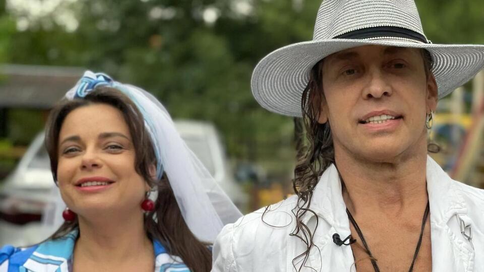 Королева и Тарзан вместе вышли в свет