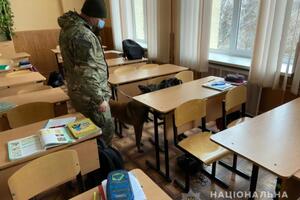 Харківська поліція другий день перевіряє школи міста