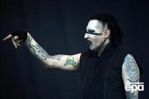 Вуд и Мерилин Мэнсон в январе 2010 года объявили о помолвке, но спустя девять месяцев актриса отказалась выходить замуж за певца