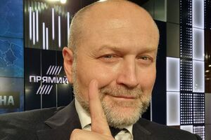 Выманить жену Лещенко в Москву на заработки могли Ахметов с Порошенко, чтобы дискредитировать Сергея. Эта версия выглядит самой перспективной