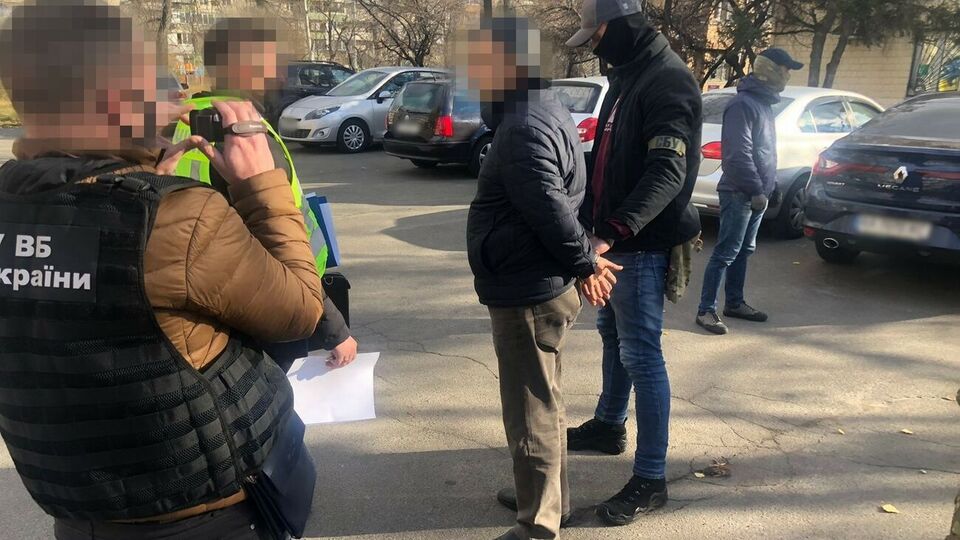 Чоловіка затримали під час отримання грошей