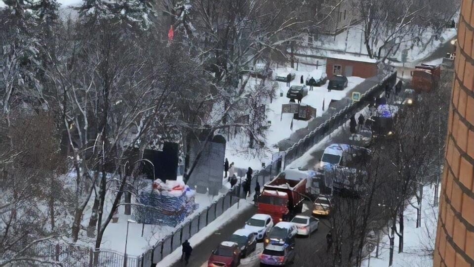 В результате стрельбы погибли сотрудник и охранник центра