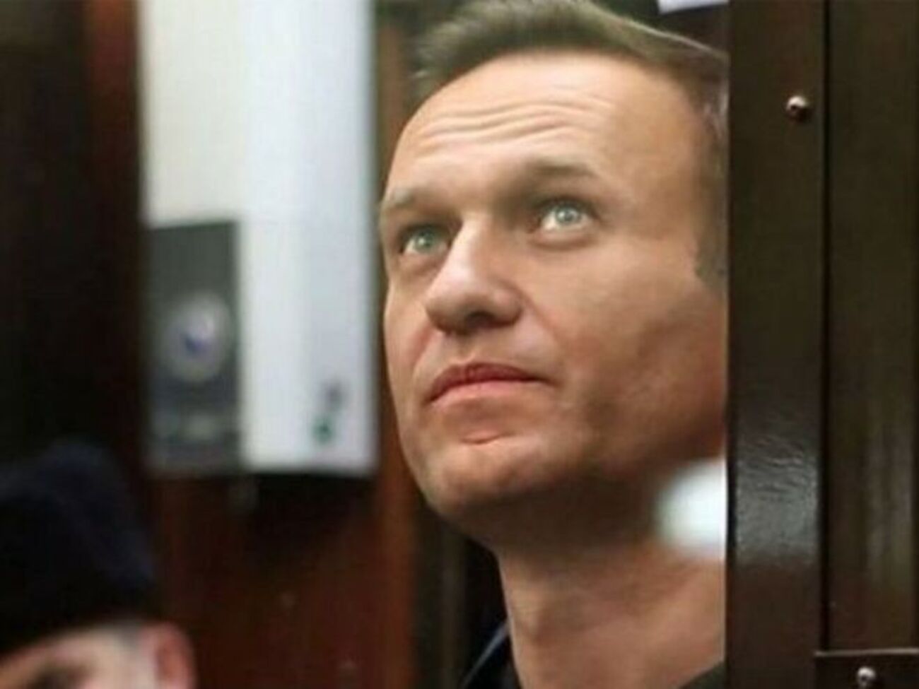 Навальный: Ну а теперь жизнь пошутила над тобой. Какая тебе разница, швея ты или швей?