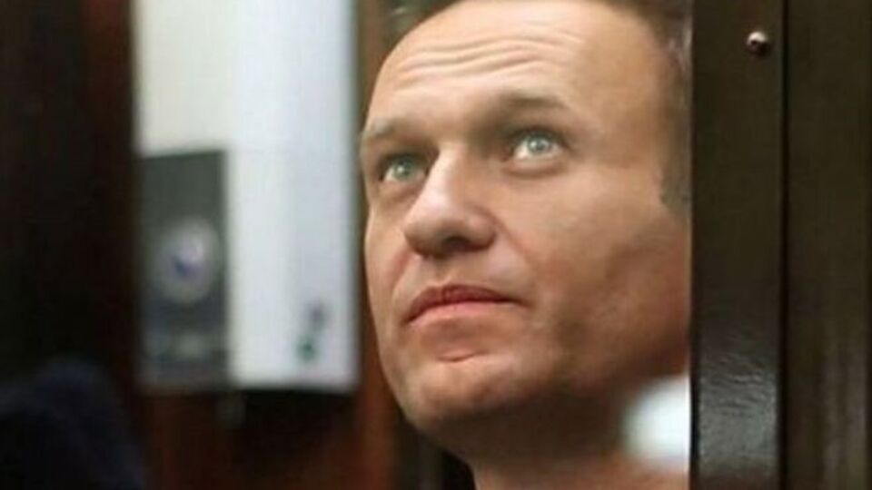 Навальний: Ну а тепер життя пожартувало з тебе. Яка тобі різниця, швачка ти чи швач?