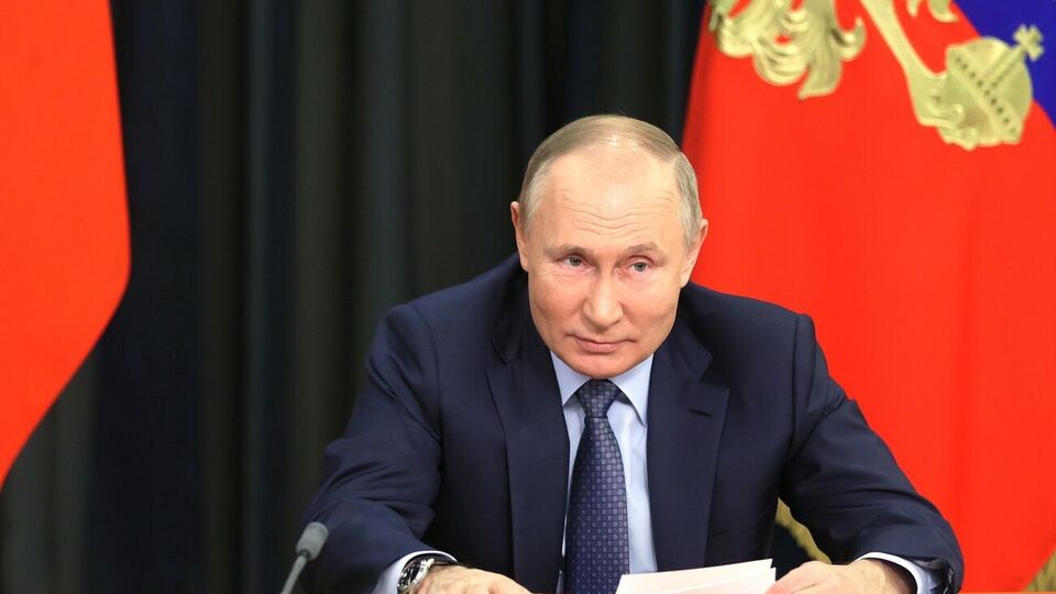 НАТО нарощує військовий потенціал поблизу кордонів РФ, сказав Путін