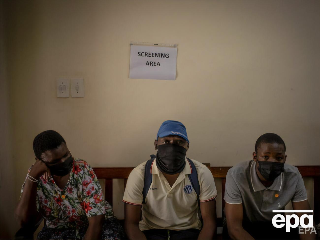 У ПАР проти коронавірусу вакциновано лише чверть населення