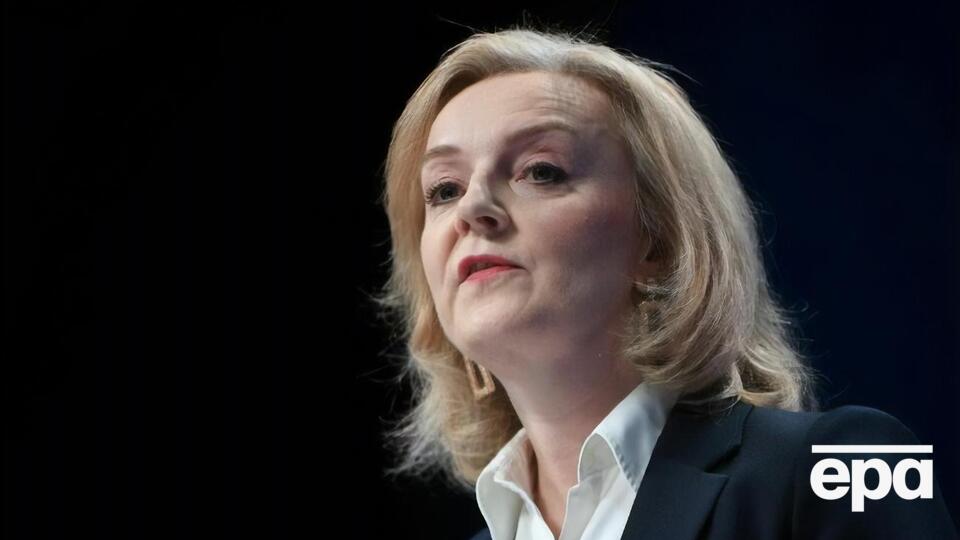 Вторжение России в Украину будет стратегической ошибкой, заявила Трасс