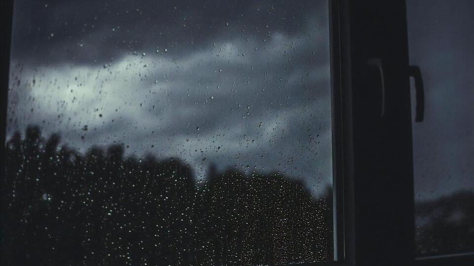 36-летняя харьковчанка выпрыгнула с четвертого этажа, она находится в реанимации