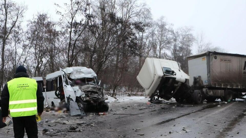 Унаслідок ДТП загинуло 13 людей