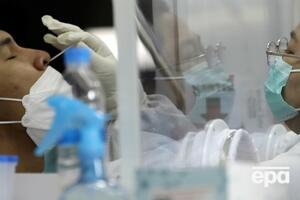 Перенесена інфекція разом із вакцинацією нейтралізує штам "Омікрон", стверджують учені