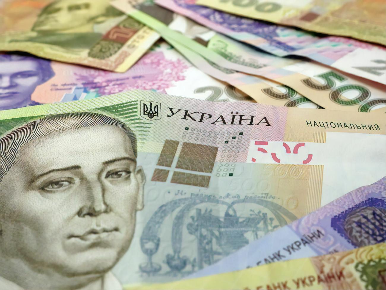 Гривня зміцнила позиції щодо долара