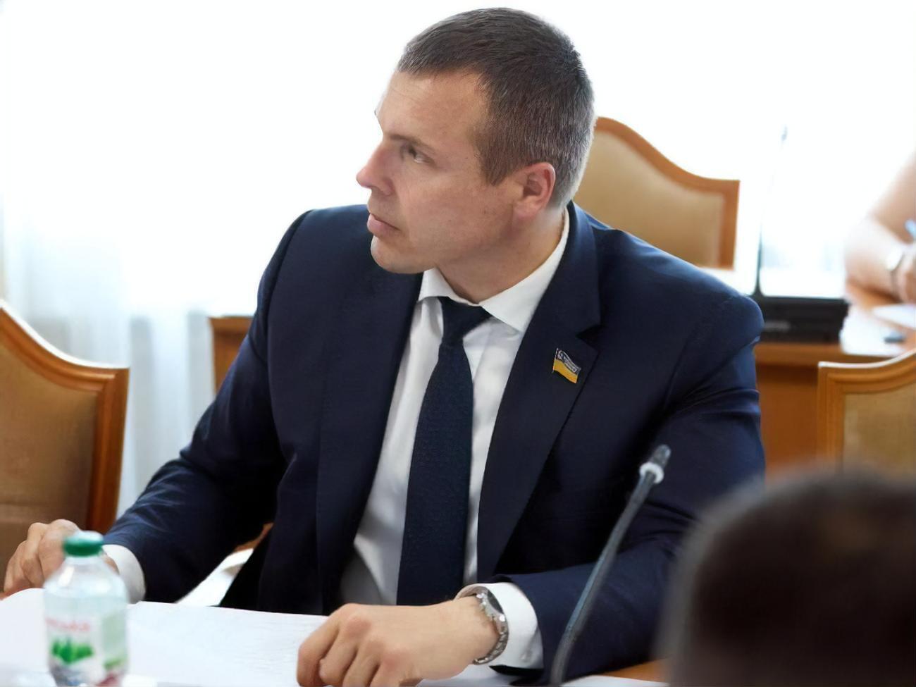 Костенко підкреслив, що лише отримавши інформацію в комплексі, можна оцінити ситуацію навколо українських кордонів