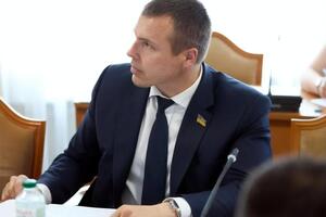Костенко подчеркнул, что, только получив информацию в комплексе, можно оценить ситуацию вокруг украинских границ