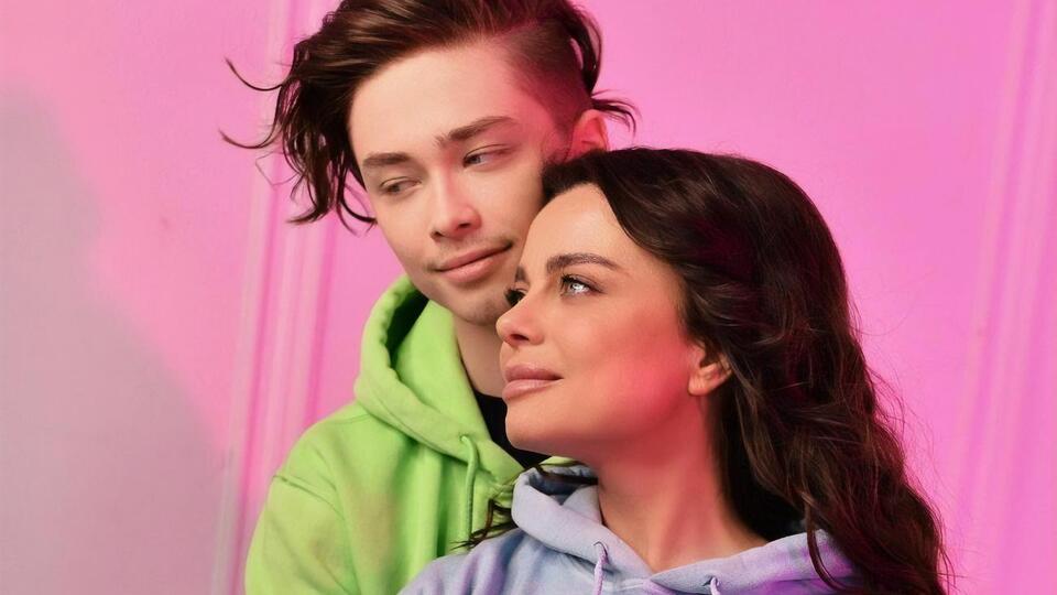 19-річний Архип Глушко та 48-річна Наташа Корольова записали дует