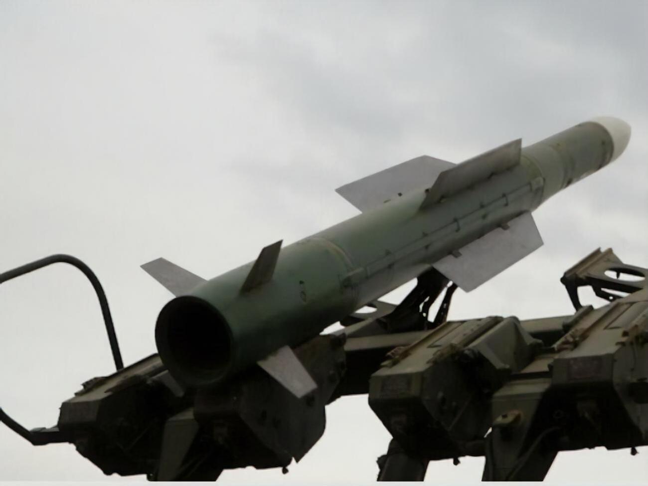 Аналітики CIT дійшли висновку, що на станції Масловка може бути щонайменше один комплекс "Бук" у повному складі