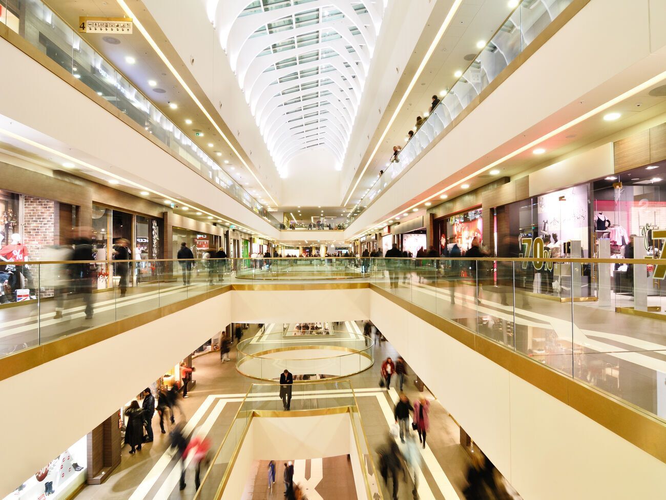 Из помещений ТРЦ эвакуировали более 3 тыс. человек