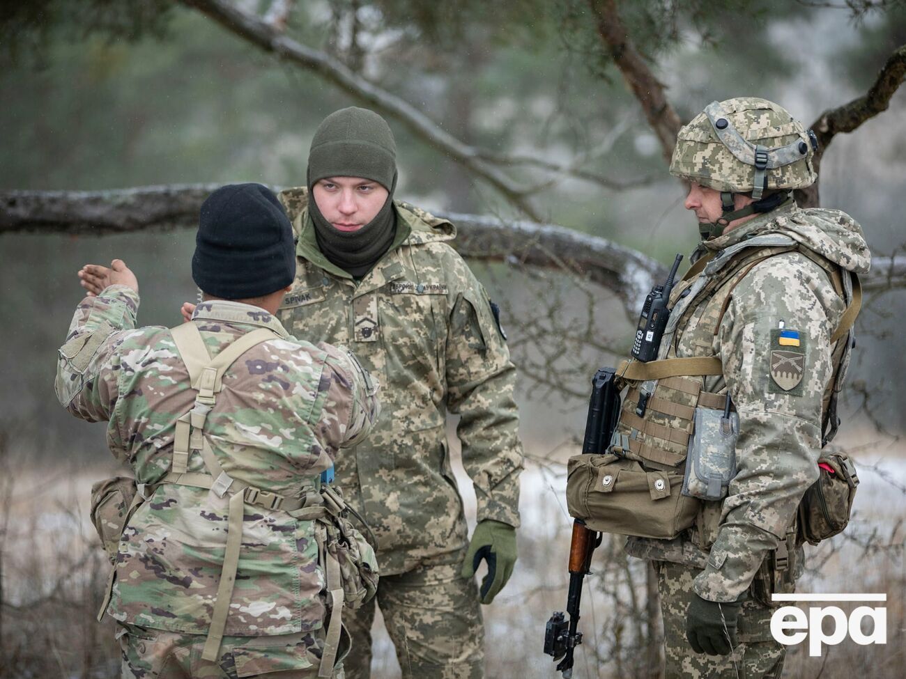 Герасимов заявил, что поставки ВСУ оружия из других стран "обостряют и без того накаленную обстановку" на Донбассе