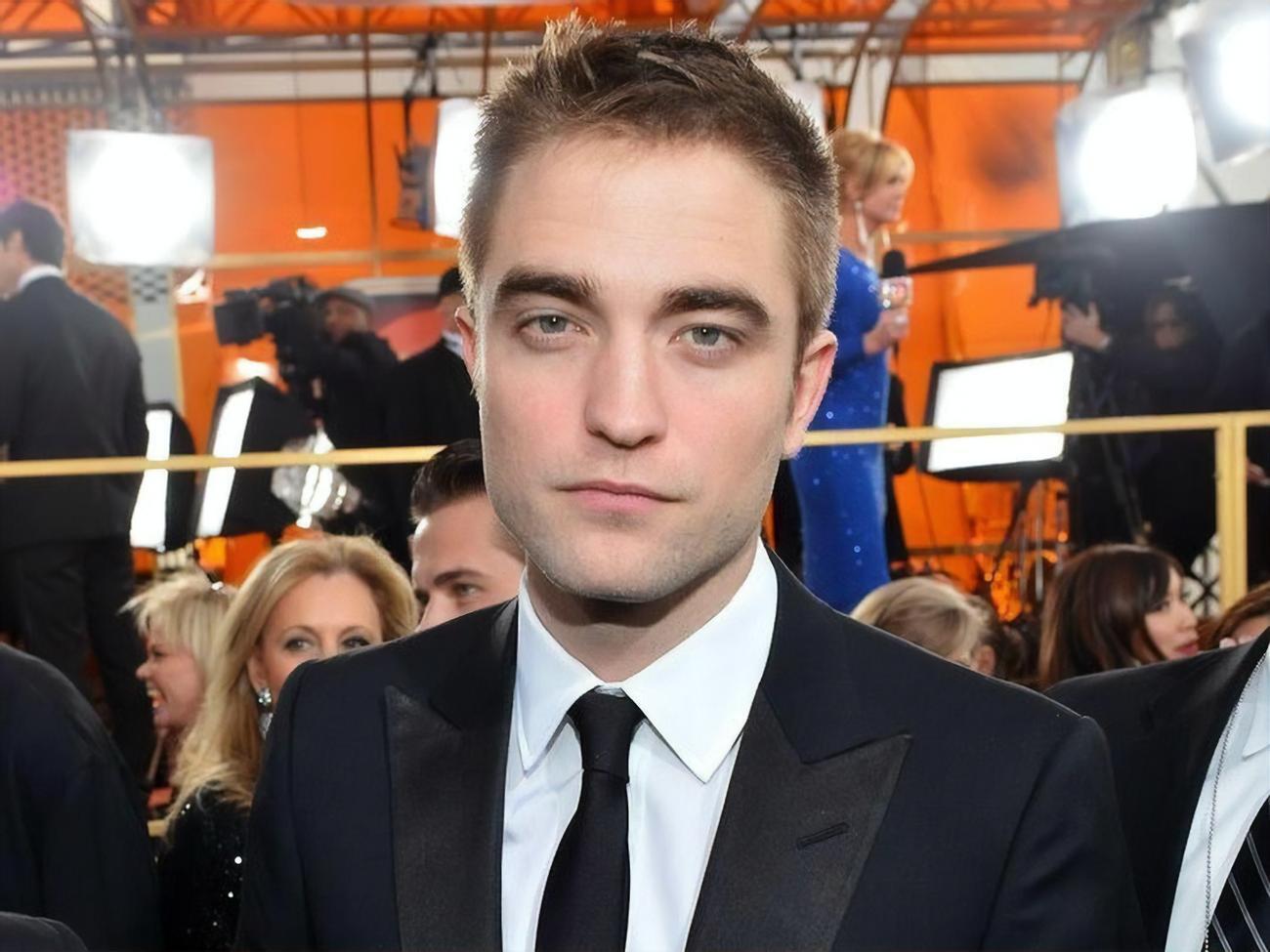 Паттинсон и Уотерхаус вместе с 2018 года