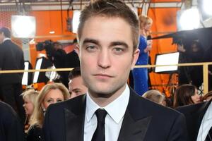 Паттинсон и Уотерхаус вместе с 2018 года