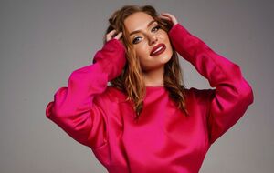 Каминская: Планировала выпустить альбом, но в силу случившихся обстоятельств решила порадовать поклонников треком