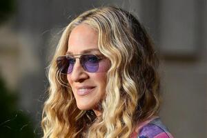 Сара Джессика Паркер посетила премьеру в компании мужа и взрослого сына